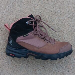 Salomon Outward GTX Hiking Boots Womens 6
